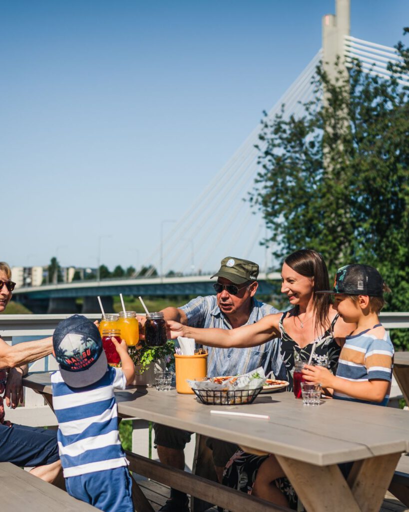 top 10 vakantie Rovaniemi Lapland zomer brug eten familie